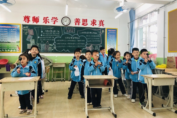 八方医院开展小学体检.jpg