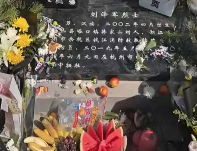 000000.jpg 000000.jpg