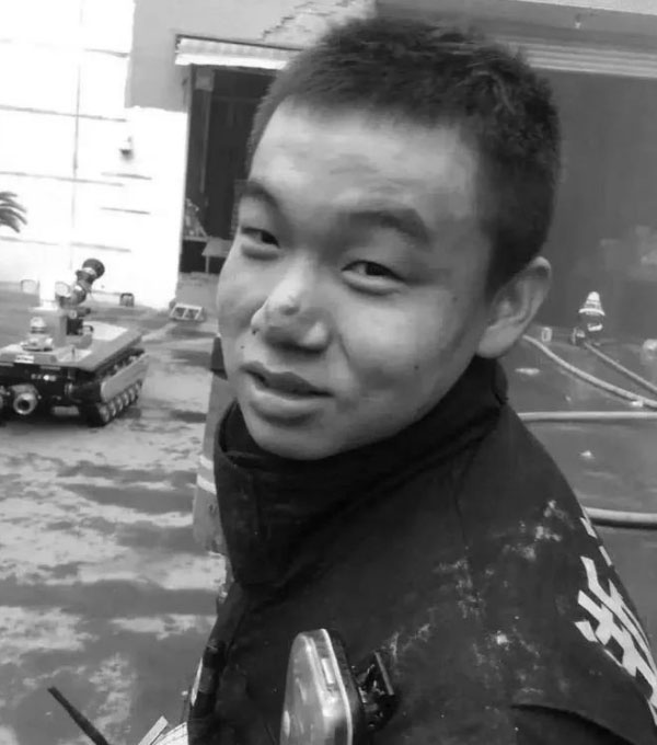 000000.jpg 000000.jpg